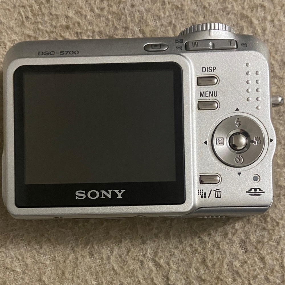 Sony Cyber-shot DSC-S700 7.2MP Digital Camera w/ Box, Charger & Case - Picture 3 of 9